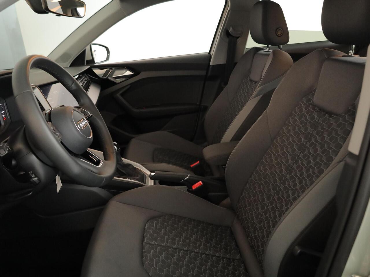 Audi A1 Sportback 30 TFSI Advanced edition 116pk AUT| Sportstoelen | Navigatie via App | Climatronic | Verwarmbare voorstoelen | Gratis winterset