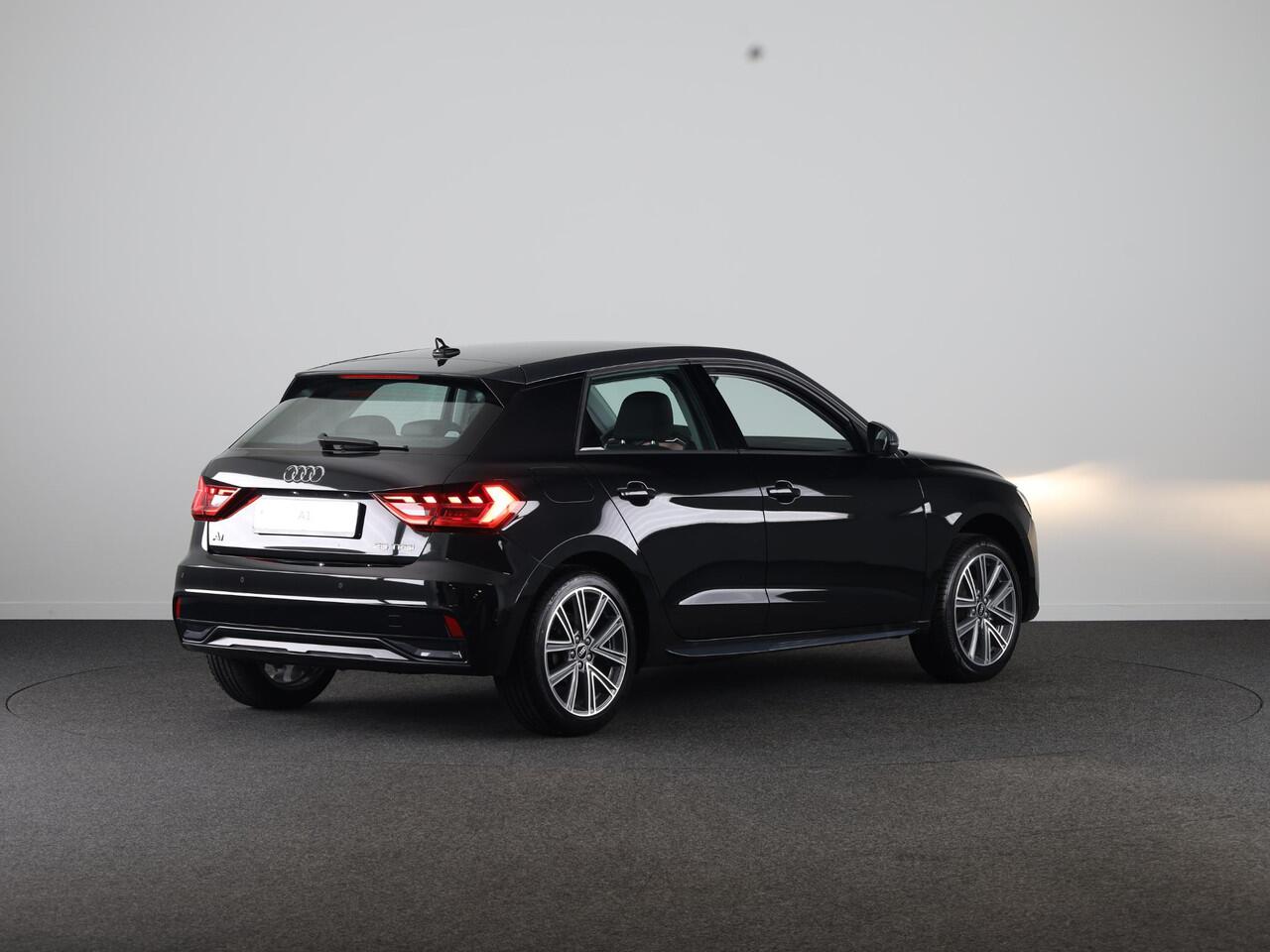 Audi A1 Sportback 25 TFSI Advanced edition 95pk | Parkeerhulp plus | Automatische airco | Navigatie via App | 17 inch lichtmetalen velgen | Dak in contrast kleur