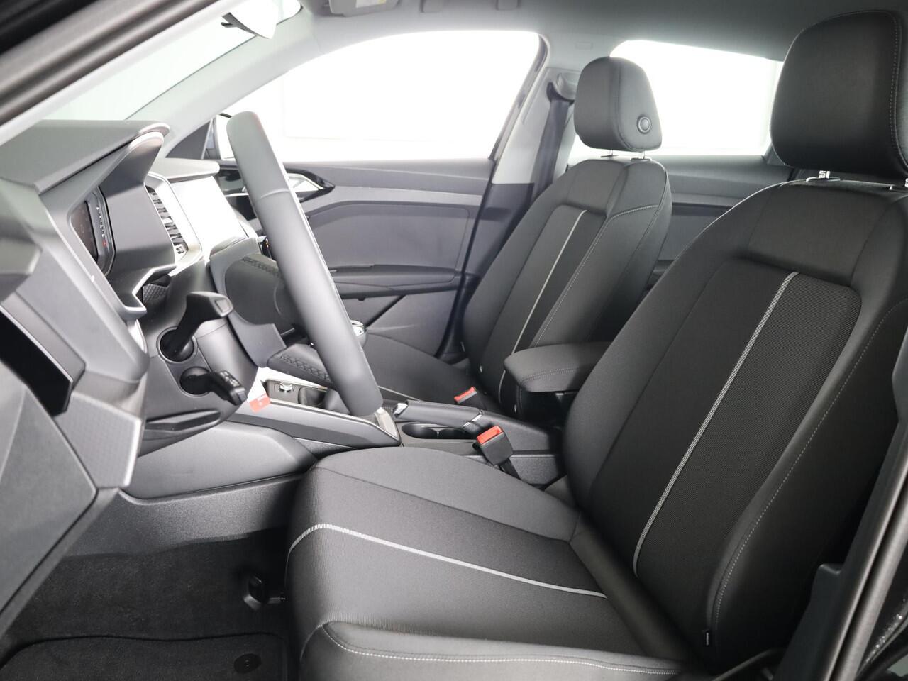 Audi A1 Sportback 25 TFSI Advanced edition 95pk | Parkeerhulp plus | Automatische airco | Navigatie via App | 17 inch lichtmetalen velgen | Dak in contrast kleur