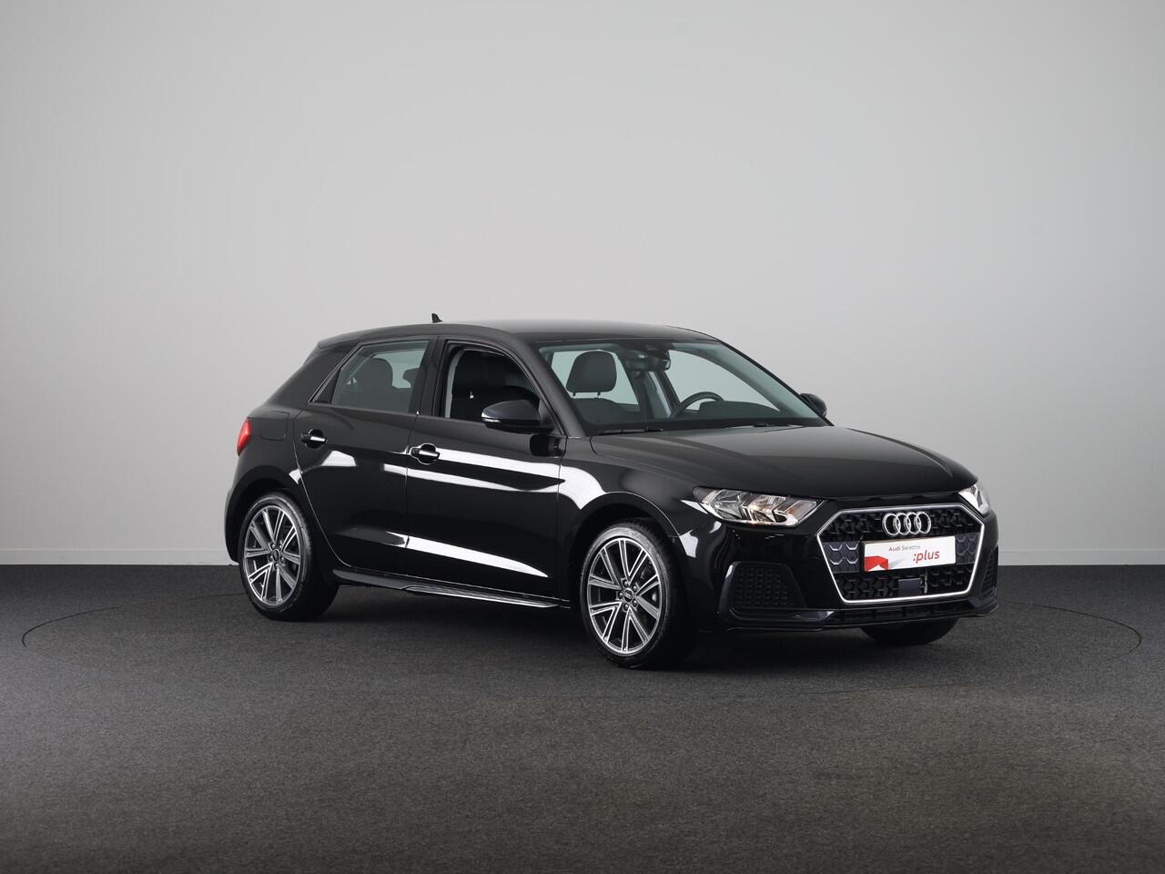 Audi A1 Sportback 25 TFSI S edition 95pk | Parkeerhulp plus | Automatische airco | Navigatie via App | 17 inch lichtmetalen velgen | Dak in contrast kleur