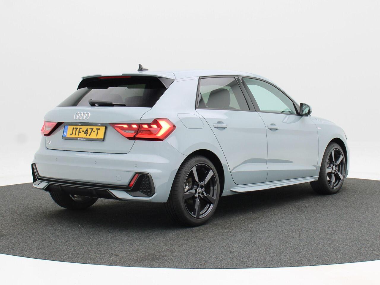 Audi A1 Sportback 30 TFSI | S edition | 116 PK | PDC voor en achter | 17 inch velgen | Privacyglas |