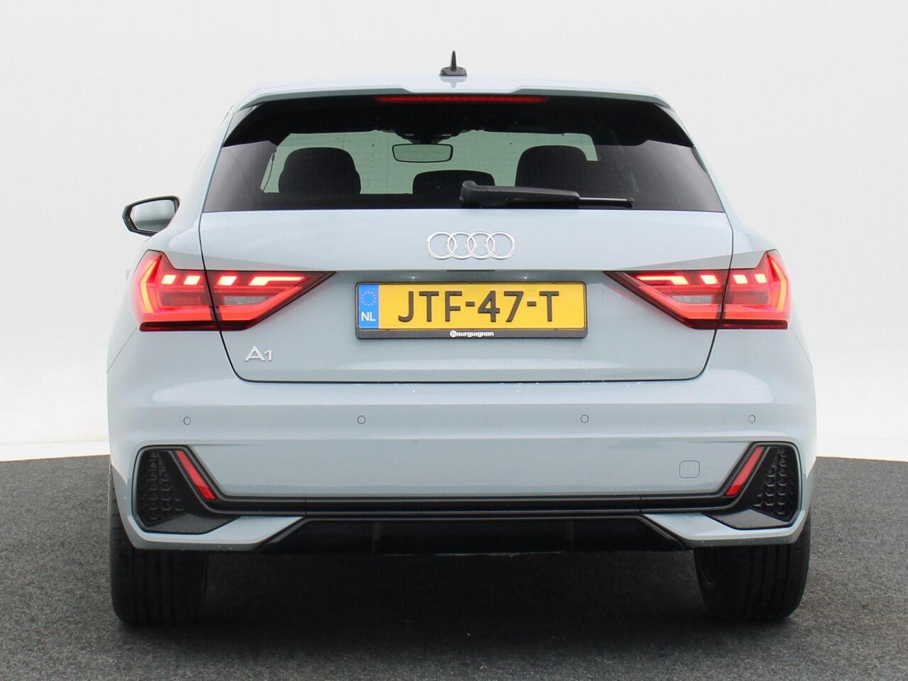 Audi A1 Sportback 30 TFSI | S edition | 116 PK | PDC voor en achter | 17 inch velgen | Privacyglas |