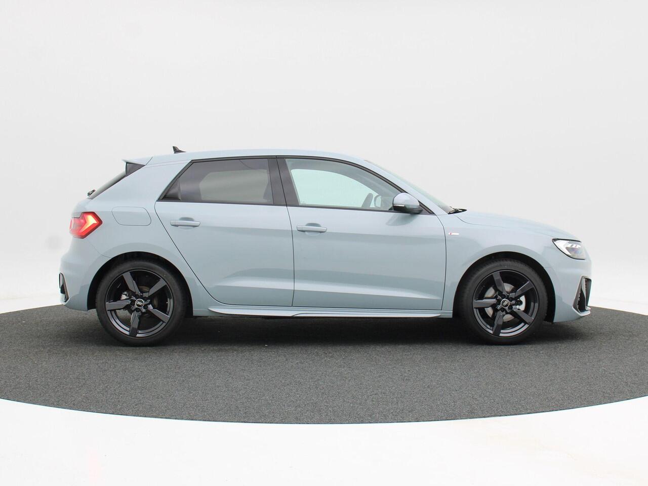 Audi A1 Sportback 30 TFSI | S edition | 116 PK | PDC voor en achter | 17 inch velgen | Privacyglas |