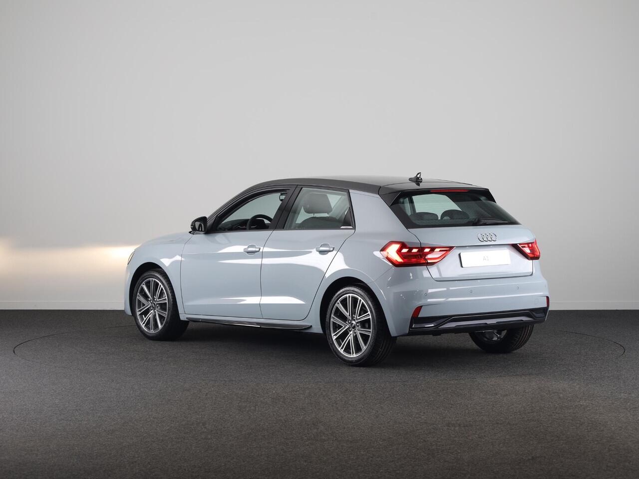 Audi A1 Sportback Advanced edition 25 TFSI 95 PK | Buitenspiegels elektrisch inklapbaar | Apple carplay | Dak in contrastkleur | 17'' lm velgen |