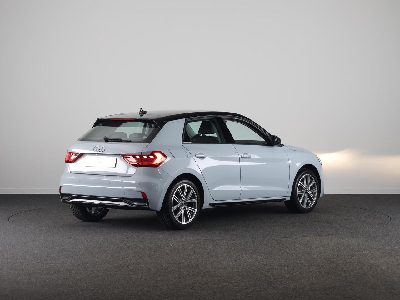 Audi A1 Sportback Advanced edition 25 TFSI 95 PK | Buitenspiegels elektrisch inklapbaar | Apple carplay | Dak in contrastkleur | 17'' lm velgen |