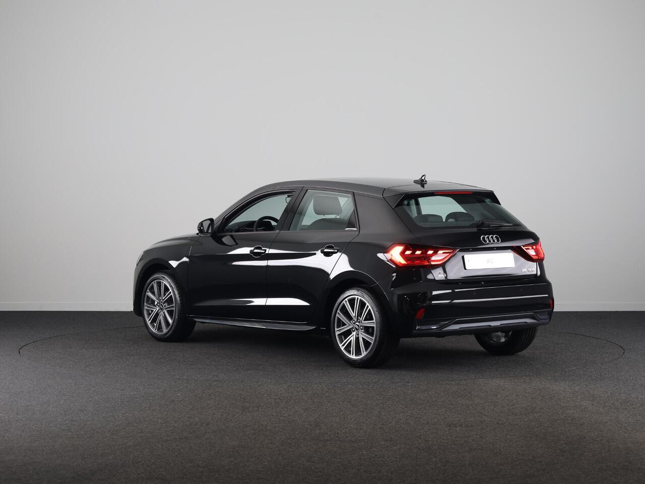 Audi A1 Sportback Advanced edition 25 TFSI 95 pk | Ledlampen voor en achter | Afgevlakt stuurwiel | 17'' LM velgen | Apple carplay |