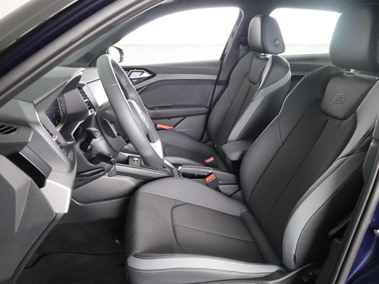 Audi A1 Sportback S edition 25 TFSI 95 pk | Optiekpakket zwart plus | Ambient verlichting | Buitenspiegels inklapbaar | Zwart dak |