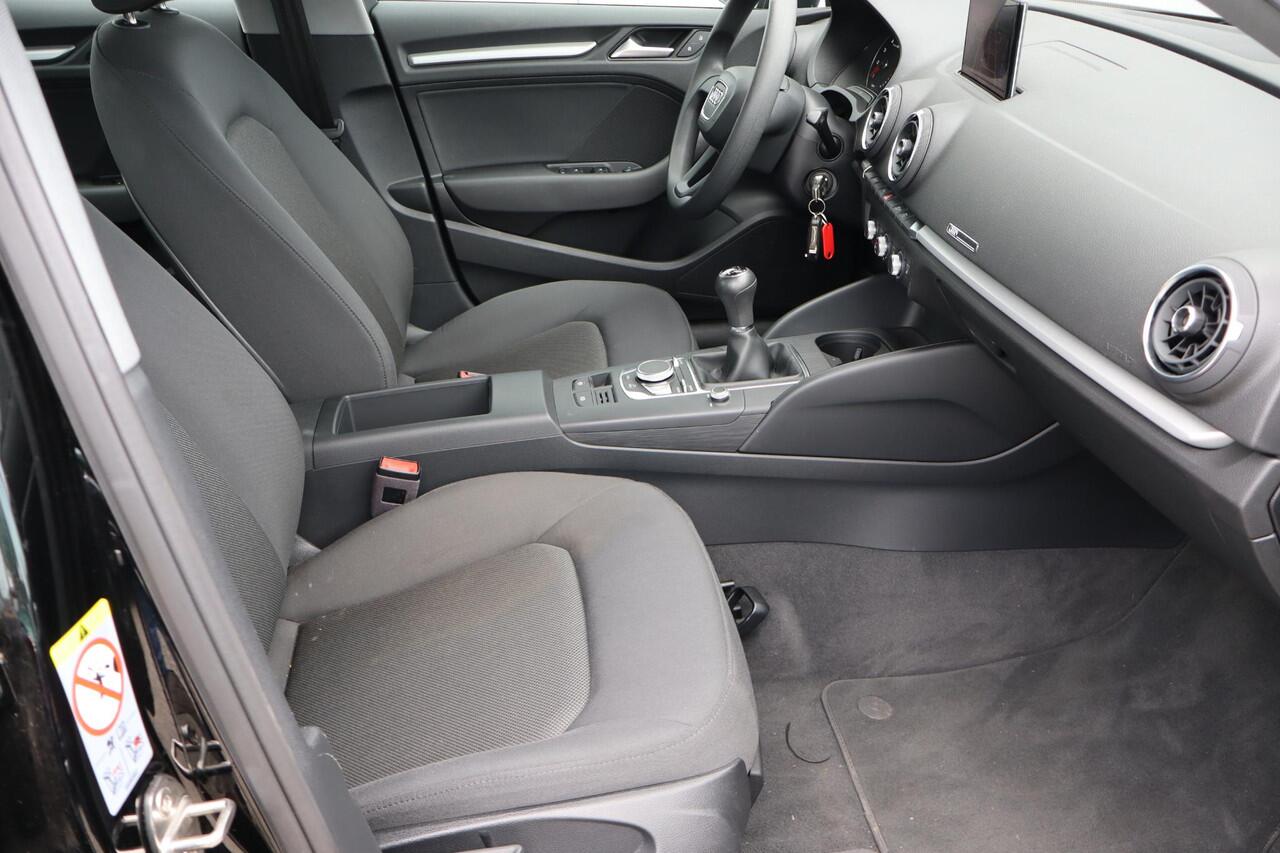 Audi A3 Limousine 1.0 TFSI Airco, Navigatie, Stoelverwarming, Elektrische ramen