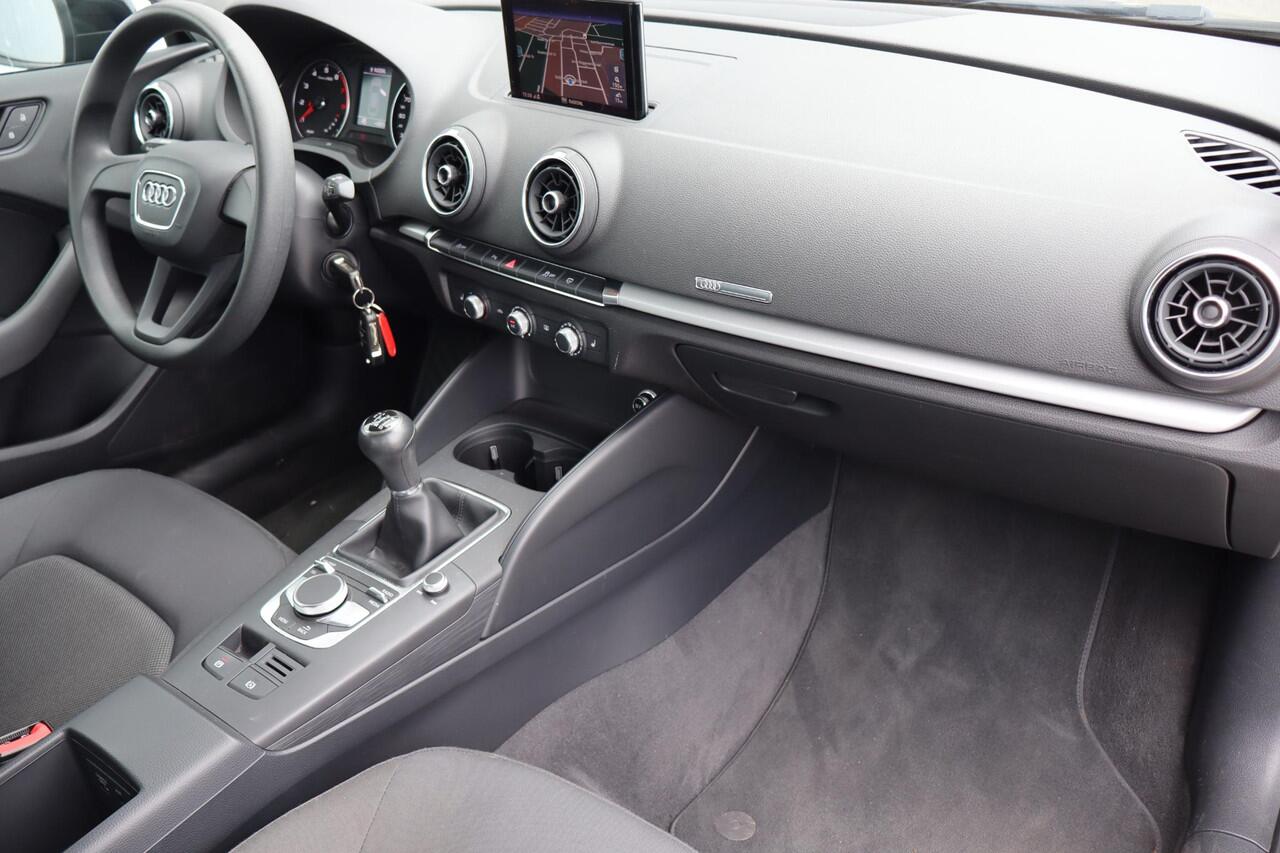 Audi A3 Limousine 1.0 TFSI Airco, Navigatie, Stoelverwarming, Elektrische ramen
