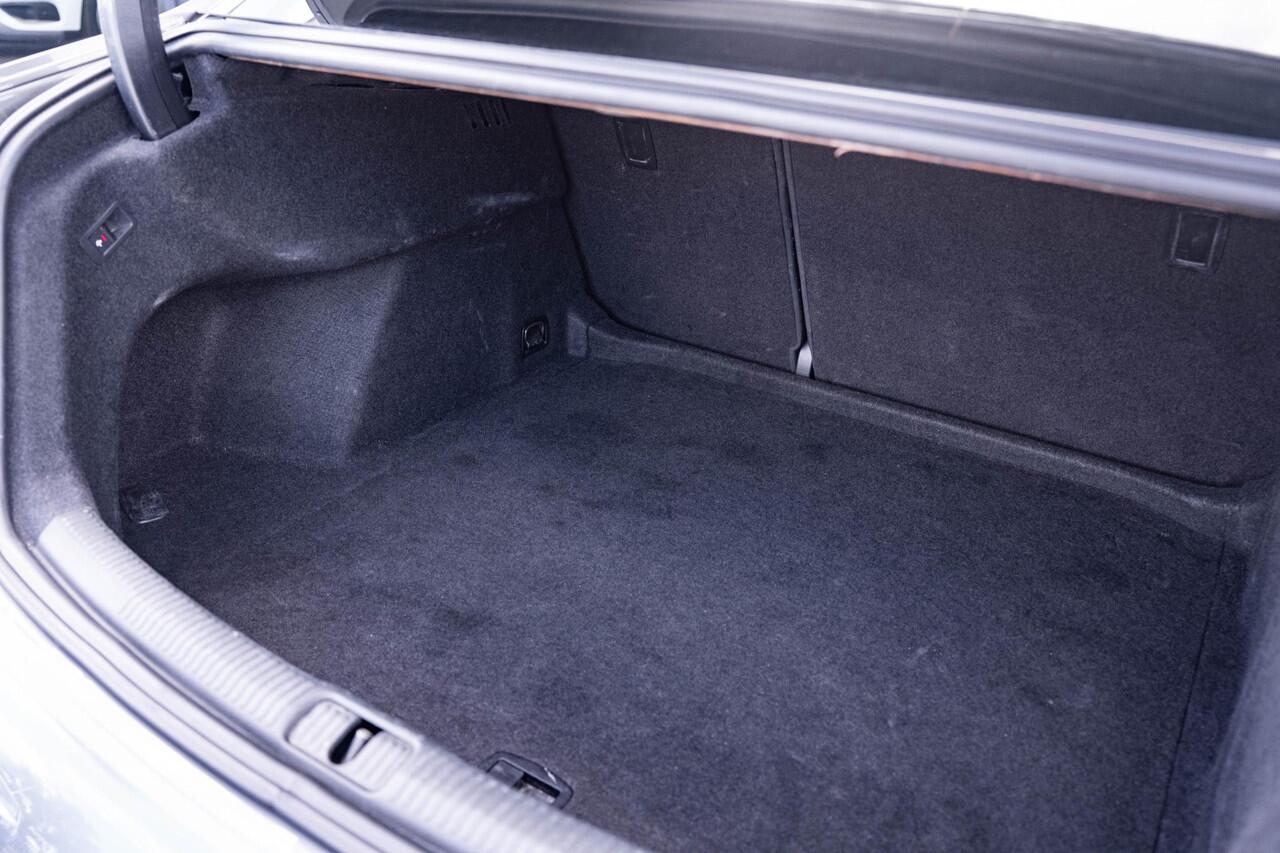 Audi A3 Limousine 30 TFSI Sport Lease Edition Navi Cruise Stoelverwarming Led koplampen NAP