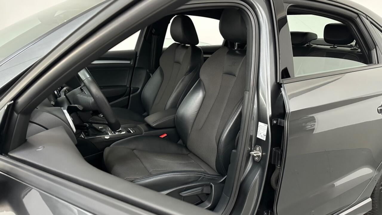 Audi A3 30 TFSI S-LINE ADAPT CRUISE DIGI DASH