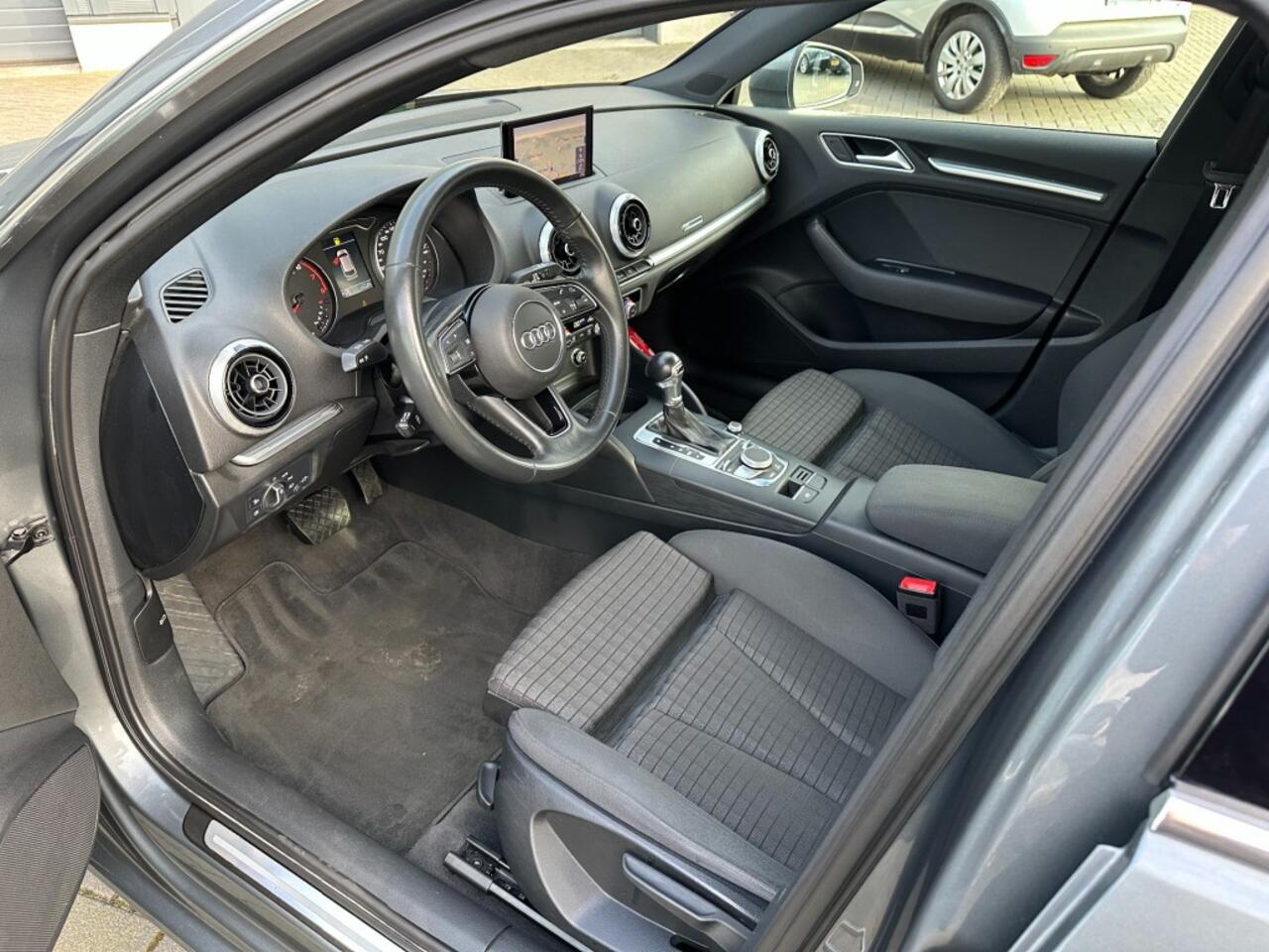 Audi A3 A3 Sportback 30 TFSi Aut. Design Navigatie