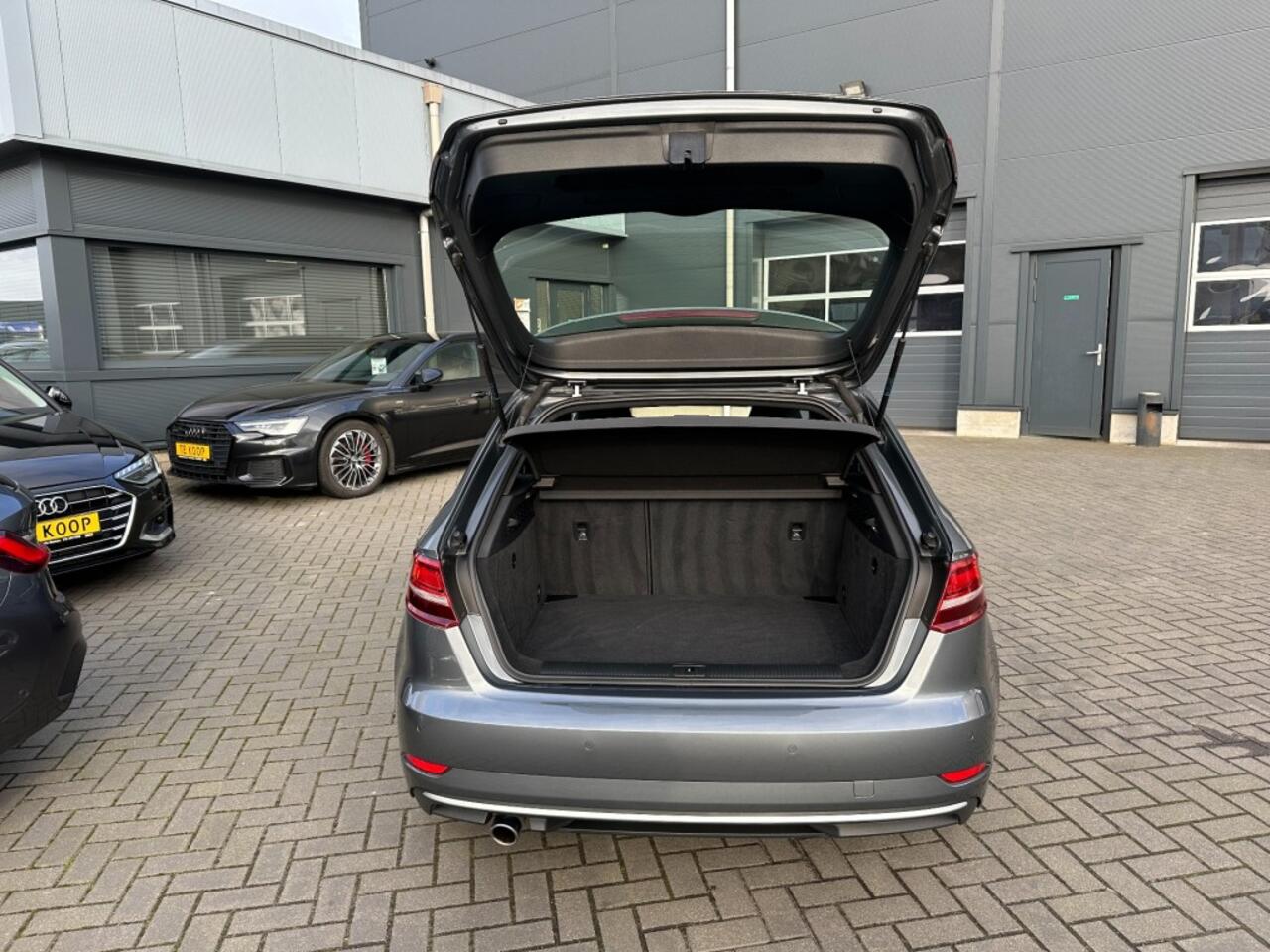 Audi A3 A3 Sportback 30 TFSi Aut. Design Navigatie