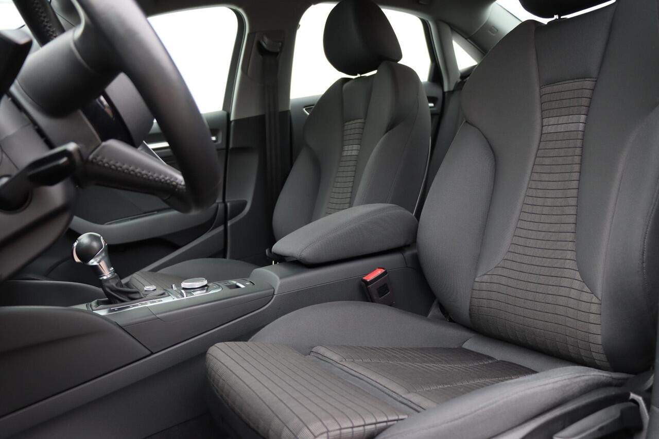 Audi A3 Limousine 40 TFSI quattro Advance Sport 190pk S-Tronic | Trekhaak | Stoelverwarming