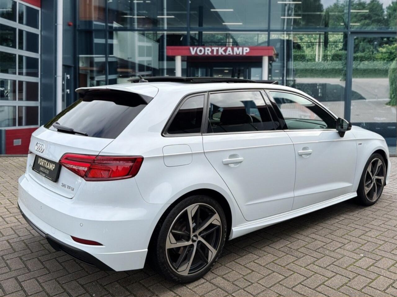 Audi A3 35 TFSI S-TRONIC S-LINE PANO-DAK/NAVI/ACC/PDC/STOELVERW