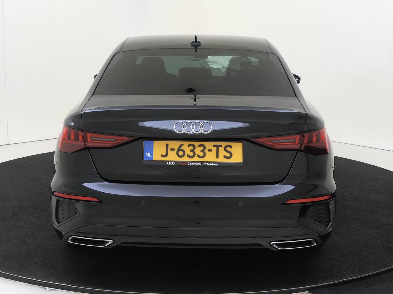 Audi A3 Limousine 35 TFSI S edition | Parkeersensoren achter | Cruise control | CarPlay | Audi virtual cockpit | Electronic climate control | Full LED | Navigatie |