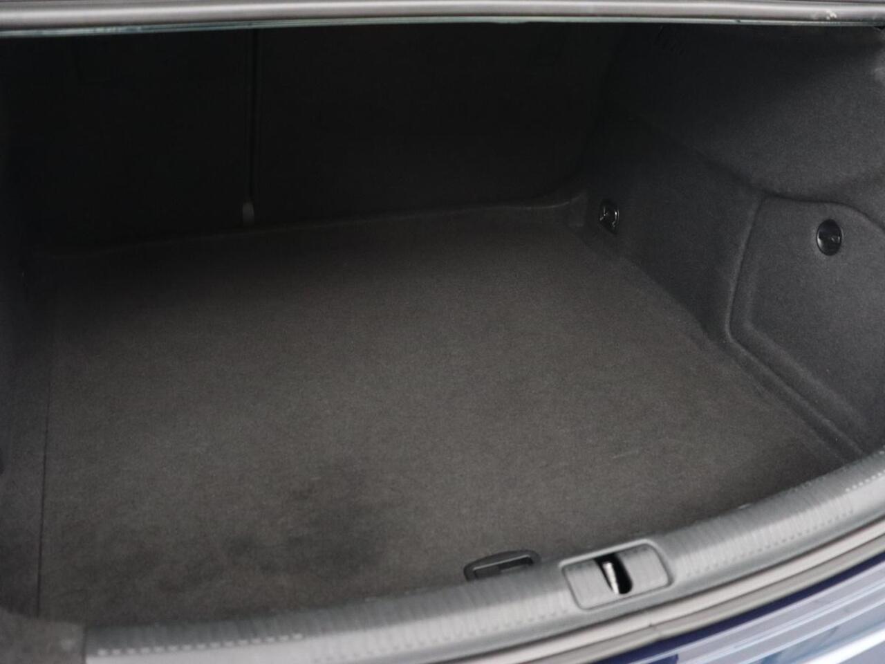 Audi A3 35 TFSI Pro Line | 150pk | Bi-Xenon | Navigatie | Cruise control | Airco | Parkeerhulp | Bluetooth | Aluminium raamlijsten