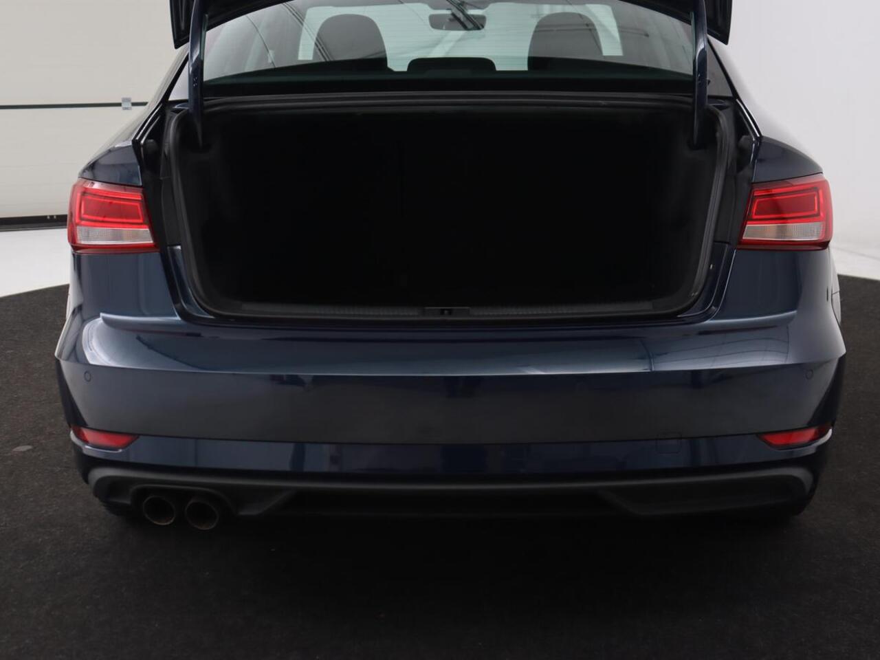 Audi A3 35 TFSI Pro Line | 150pk | Bi-Xenon | Navigatie | Cruise control | Airco | Parkeerhulp | Bluetooth | Aluminium raamlijsten