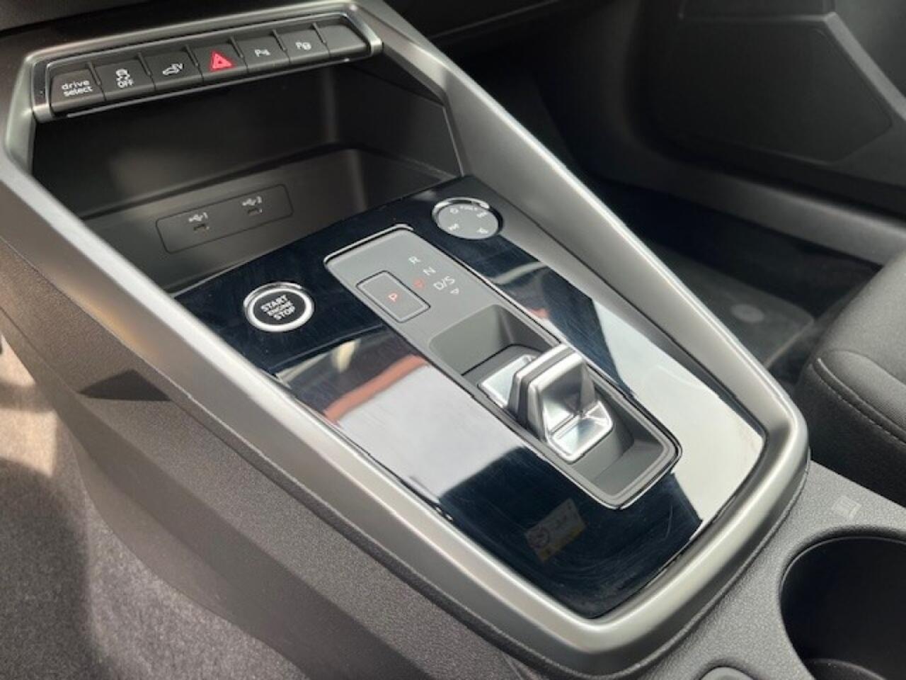 Audi A3 SPORTBACK 40 TFSI E BNS EDIT. - VIRTUAL - ACC - STOELVERW.