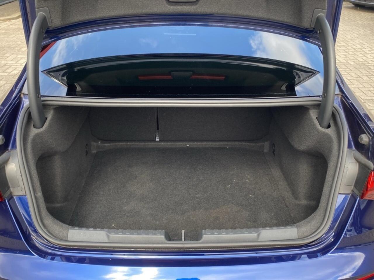 Audi A3 30 TFSI S-LINE MATRIX-LED/PDC/STOELVERW/PDC/NAVI