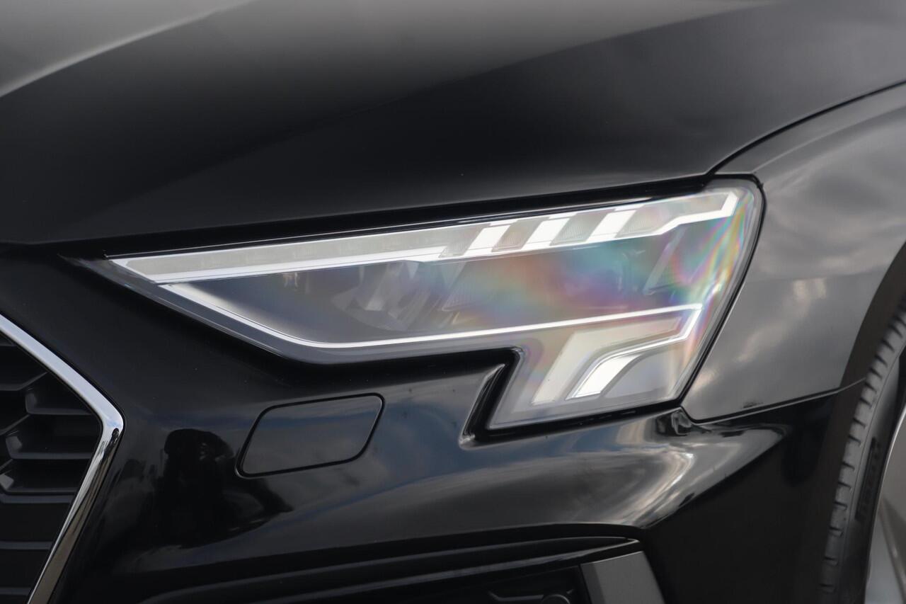 Audi A3 Limousine 30 TFSI S Line Sport edition Automaat Virtual Cockpit LED Matrix S Sportstoelen Half Leder Navigatie Clima Cruise Lane Assist Parkeersensor