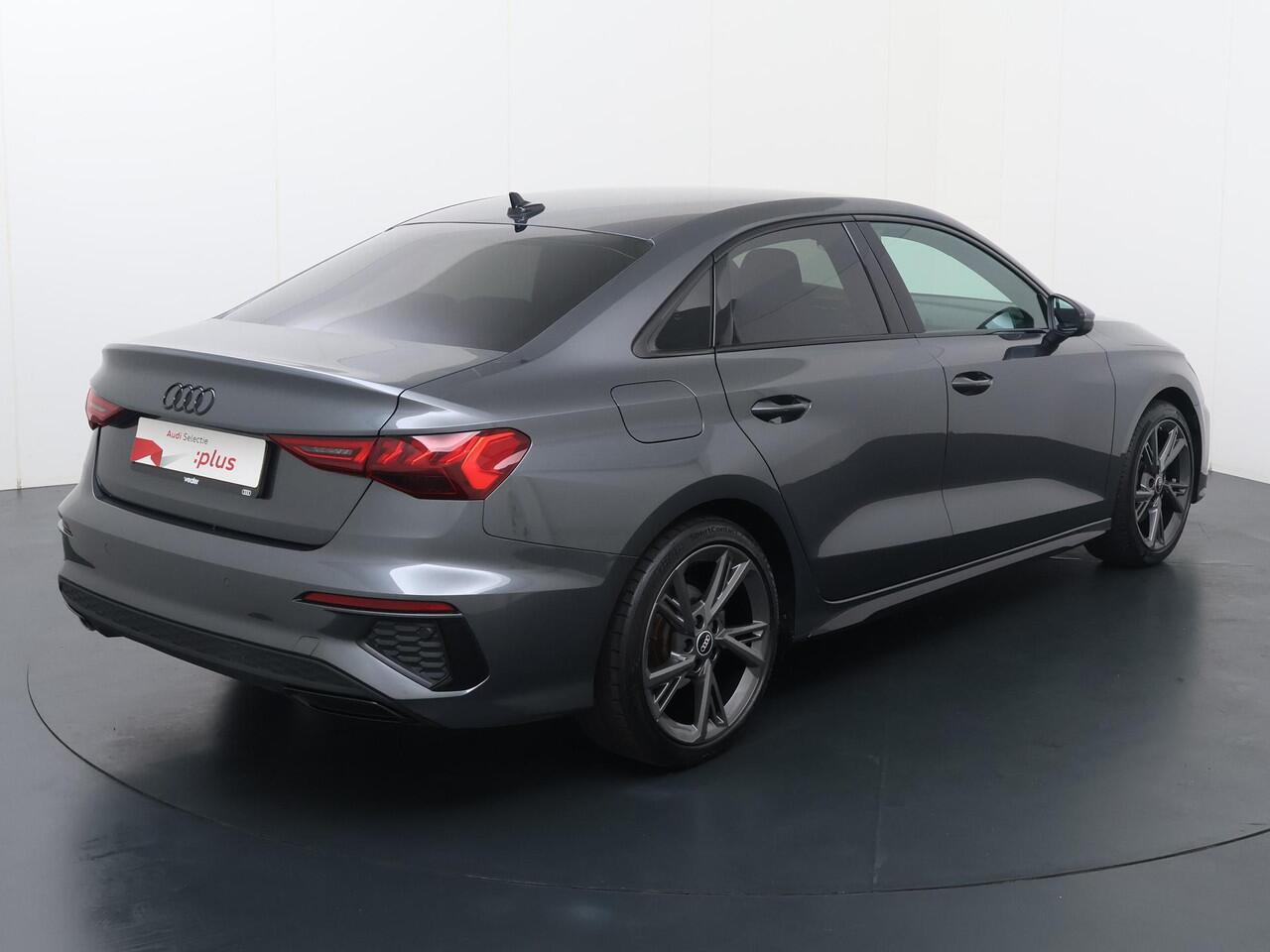 Audi A3 Limousine 35 TFSI S edition | 150 PK | Automaat | Multifunctioneel stuurwiel | Cruisecontrol | Parkeersensoren |