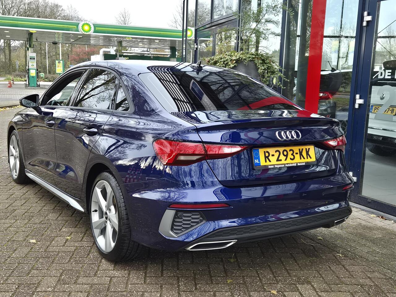 Audi A3 Limousine 35 TFSI S edition AUTOMAAT | Airco | Navigatie | Parkeersensoren | Cruise Control | Licht metalen velgen