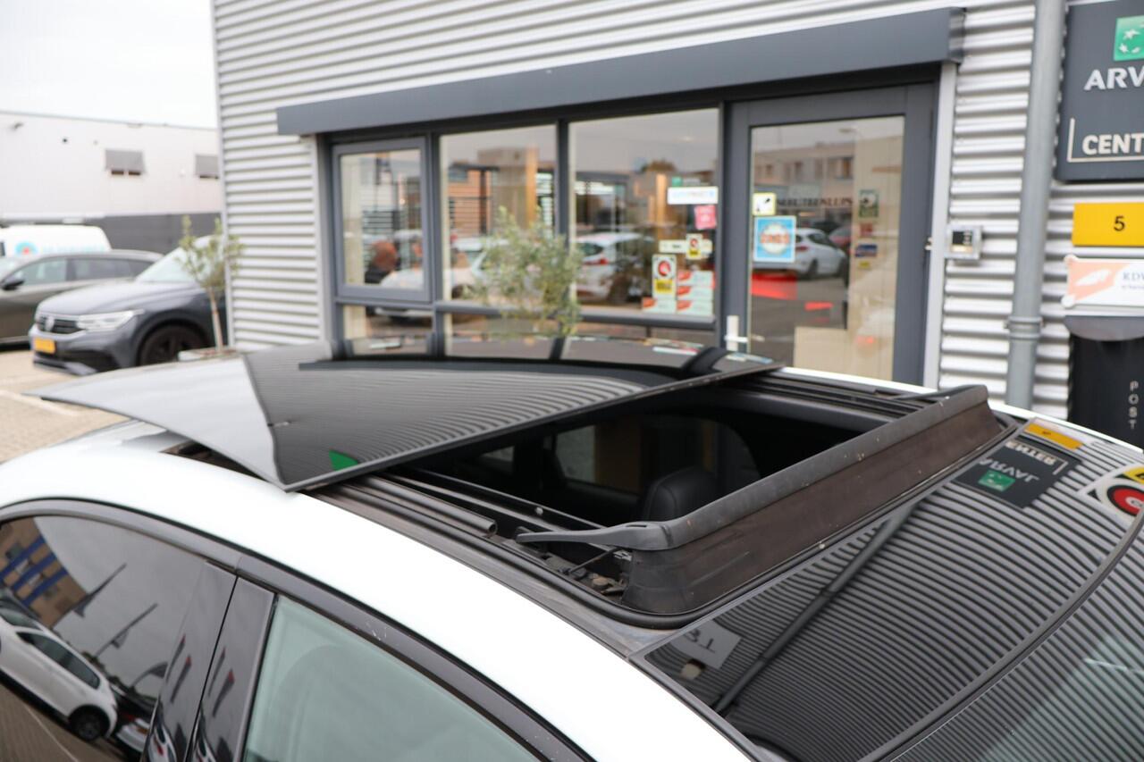 Audi A3 Limousine 30 TFSI S edition 1e Eigenaar | NL-Auto | Dealer Onderh | PANO | BTW | Maxton | Matrix LED | Stoelverwarming | Pre Sense | Climate | Keyless | Carplay | Navi | PDC