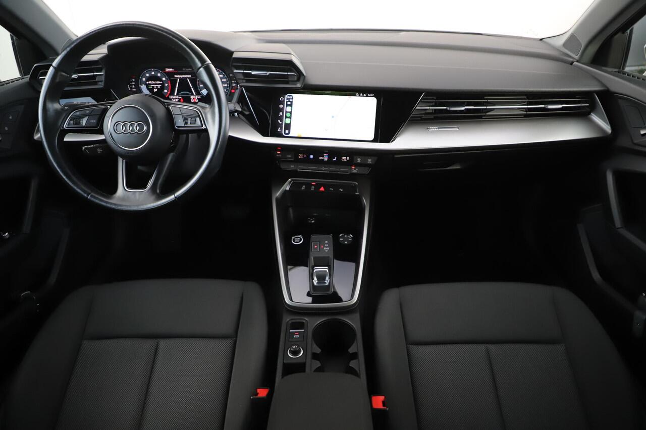 Audi A3 Limousine 30 TFSI Pro Line Automaat Black Edition Navigatie Carplay Android Climate Cruise Control Parkeersensor LED Rijstrooksensor 18 inch RS Look Velgen All-season banden!