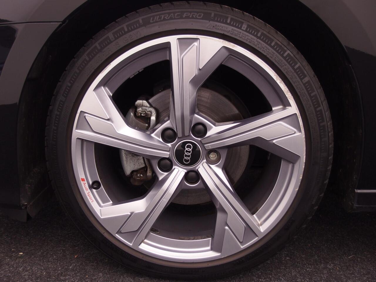 Audi A3 Limousine 30 TFSI S edition AUTOMAAT / S-LINE / NAVI / CLIMA / PDC / BLUETOOTH / DAB+ / CARPLAY / FULL LED / NL-AUTO