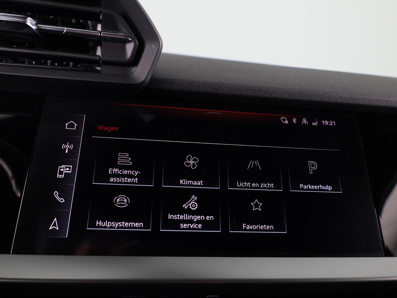 Audi A3 Limousine 30 TFSI Pro Line 110pk S-tronic | Stoelverwarming | 18 inch Lichtmetalen velgen | Cruise controle | Navigatie via App