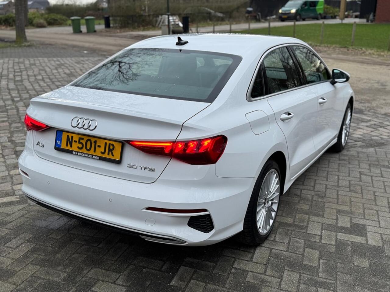 Audi A3 Limousine 30 TFSI autom Advanced edition digidash,ecc,lmv,led,navi,sportstoelen,chroom