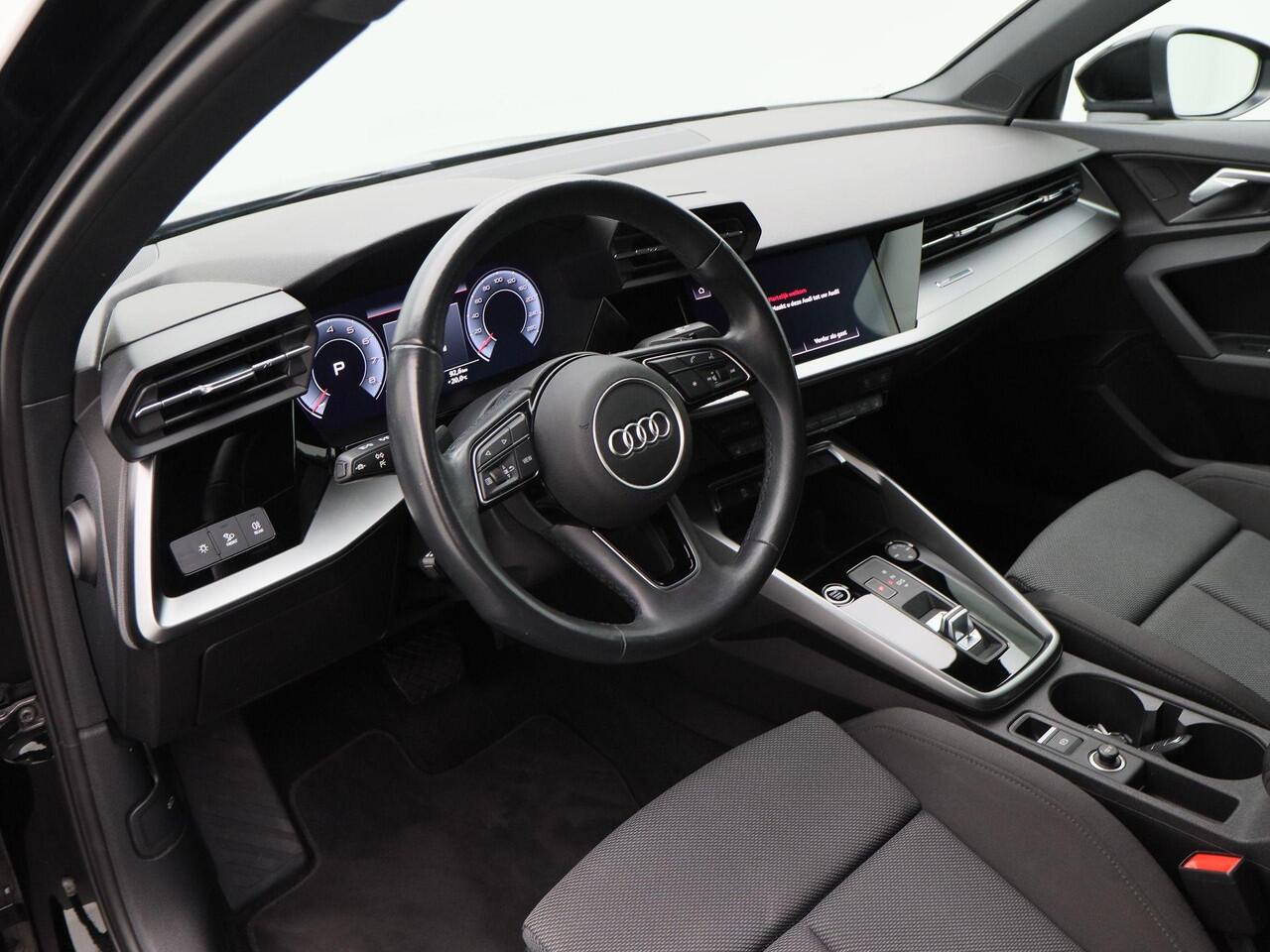 Audi A3 Limousine 30 TFSi 110 Pk Business edition | Cruise Control | Carplay | Stoel Verwarming | Digitaal Dashboard | LED | Sensoren | 17 Inch