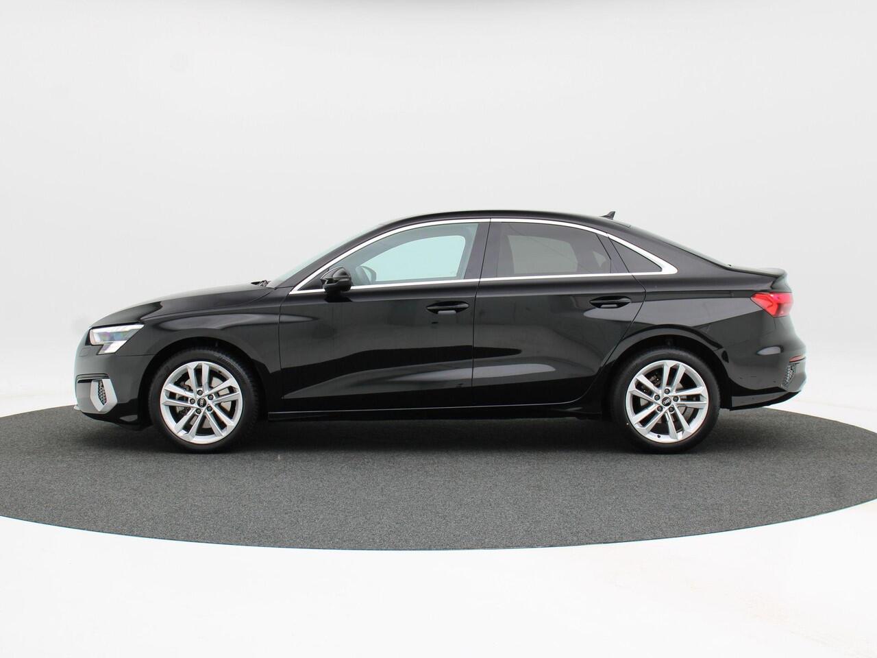 Audi A3 Limousine 30 TFSi 110 Pk Business edition | Cruise Control | Carplay | Stoel Verwarming | Digitaal Dashboard | LED | Sensoren | 17 Inch