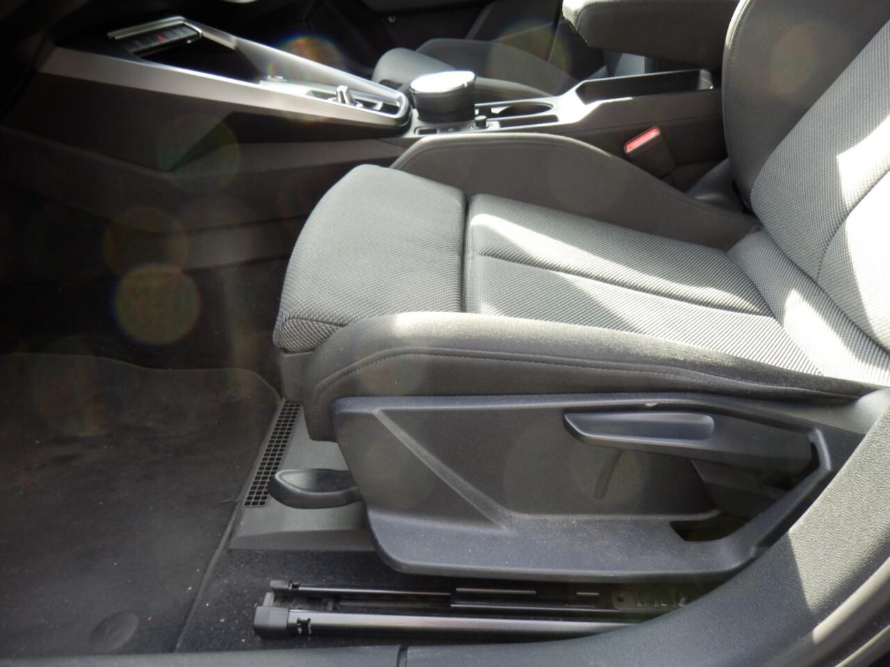 Audi A3 Limousine 35 TFSI Bns edition I Comfort stoelen I Afn. trekhaak I