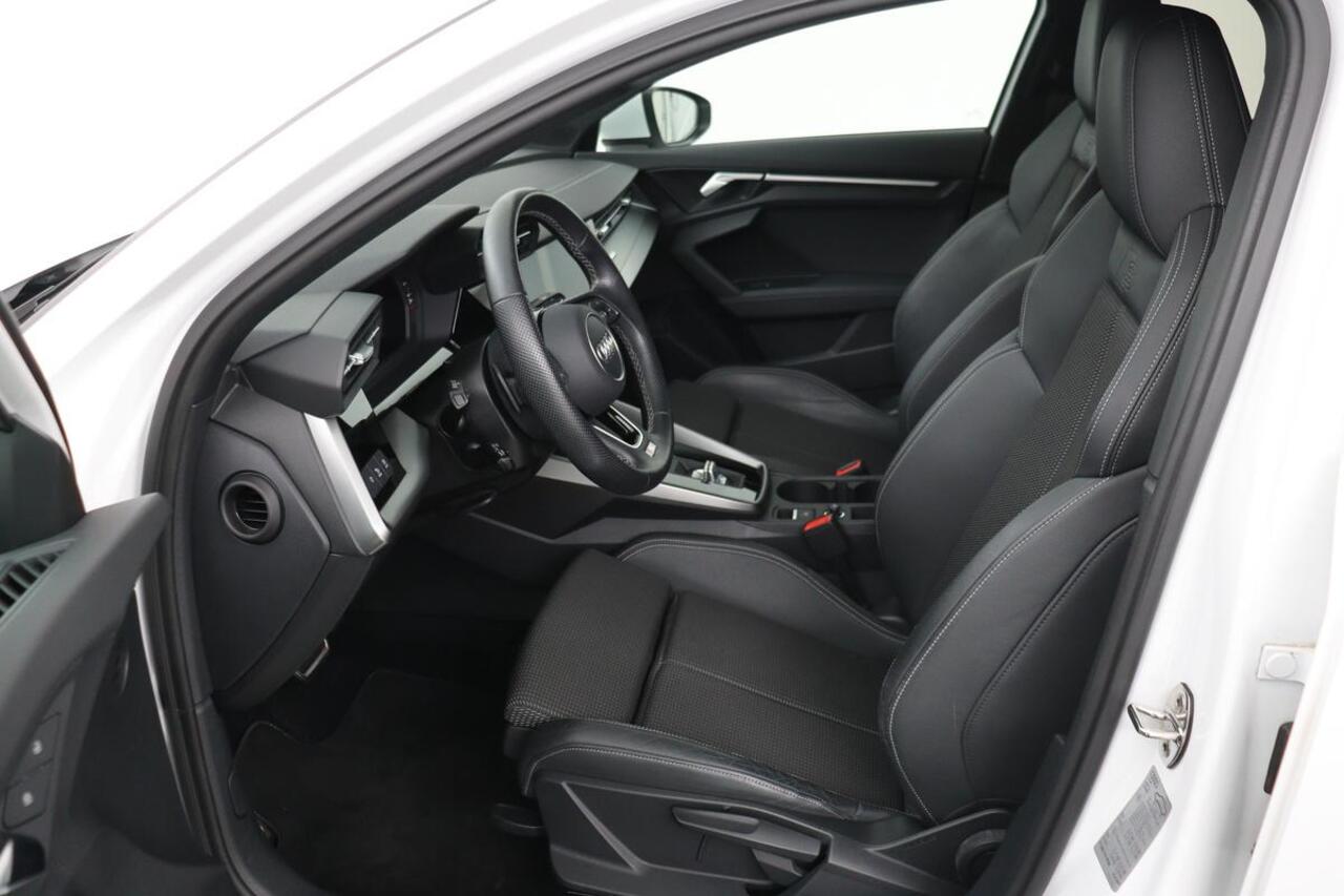Audi A3 35 TFSI S edition | Adaptive cruise | Carplay | Sportstoelen | Virtual Cockpit | Full LED | Navigatie | Climate control | S Line