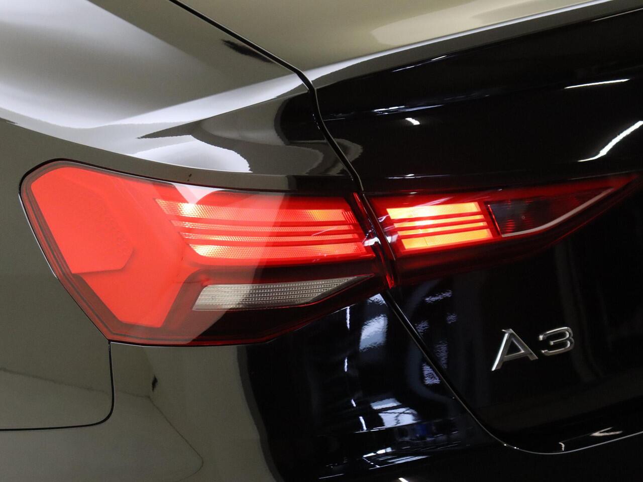 Audi A3 Limousine 30 TFSI Pro Line | CarPlay | Cruise control | Parkeersensoren achter | Virtual cockpit | Climate control | Bluetooth |