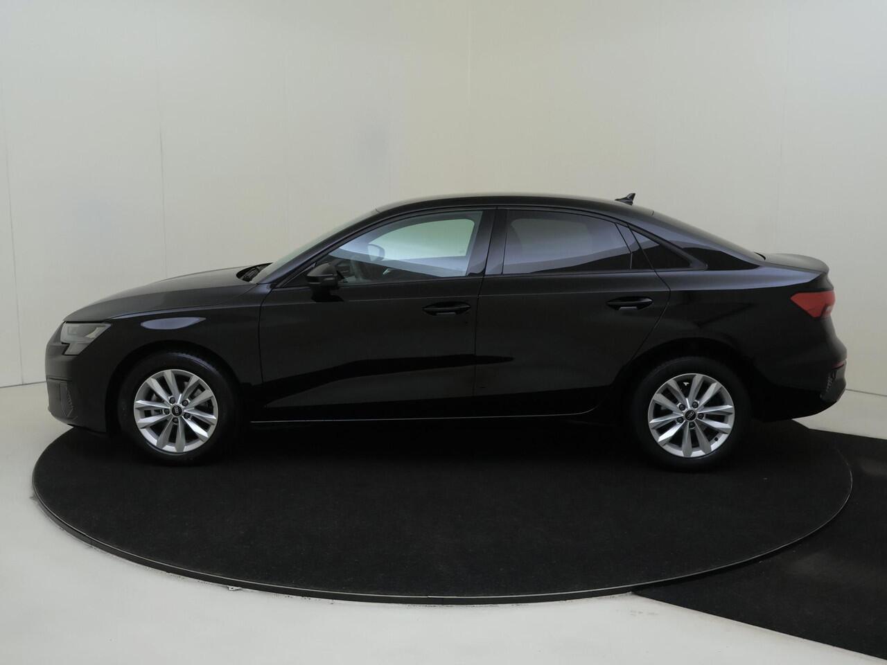 Audi A3 Limousine 30 TFSI Pro Line | CarPlay | Cruise control | Parkeersensoren achter | Virtual cockpit | Climate control | Bluetooth |