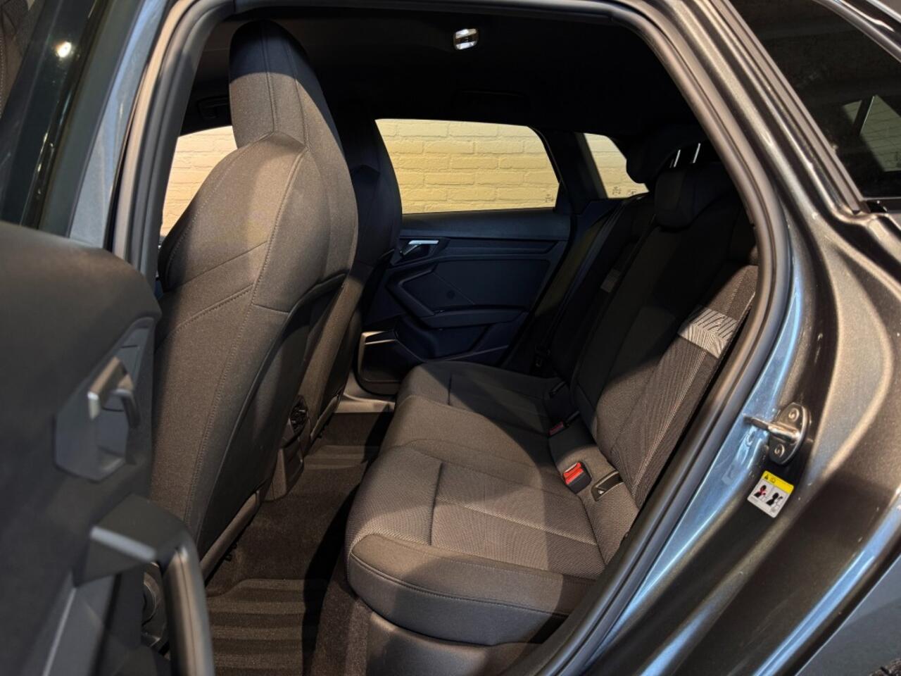 Audi A3 45 TFSIe S-Line Black Edition 245pk Camera Stoelv LED 17''