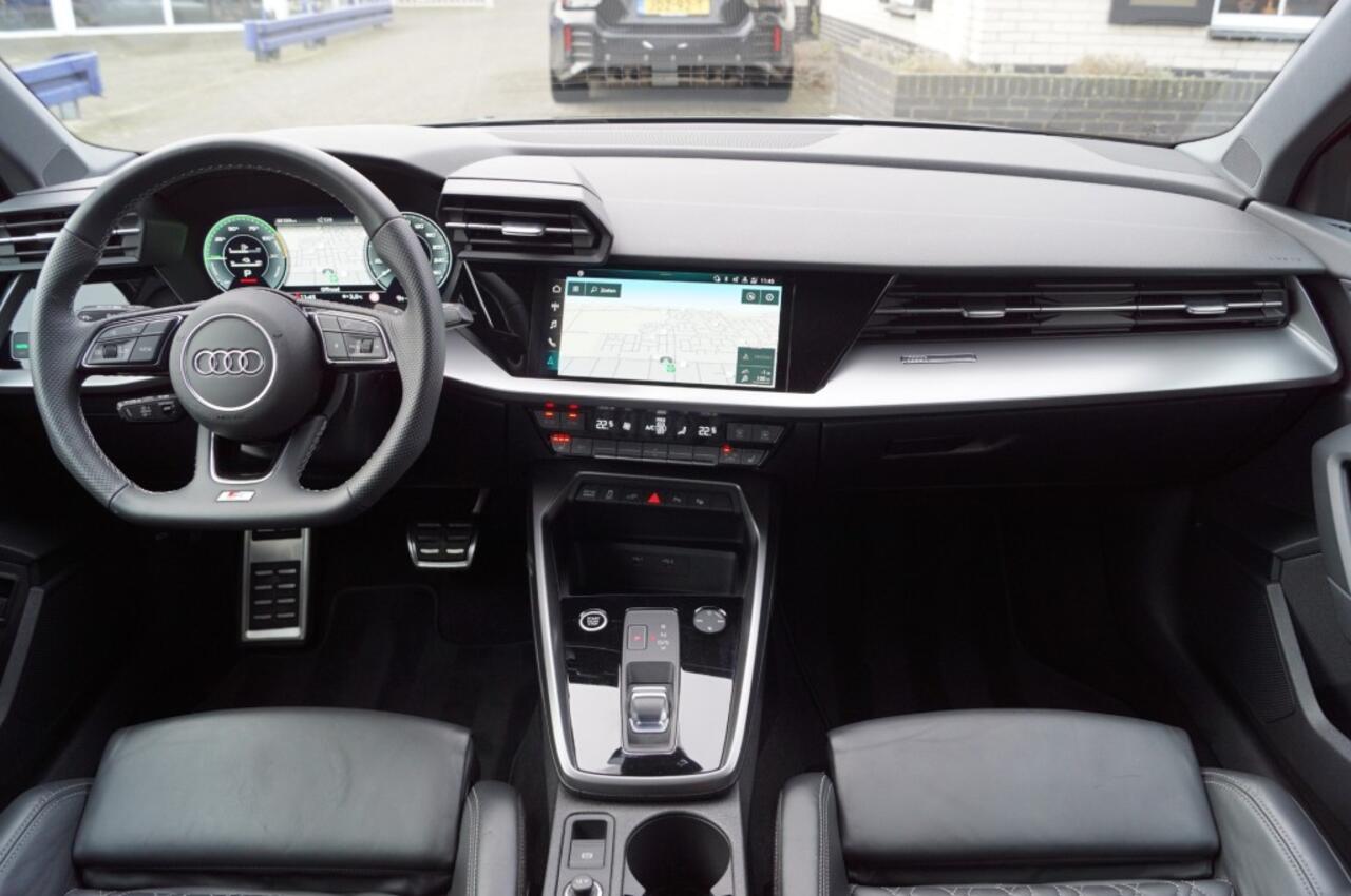 Audi A3 Sportback 45 TFSI e (245pk) S-line LED/RS Stoelen Leer/19 inch/S3 look