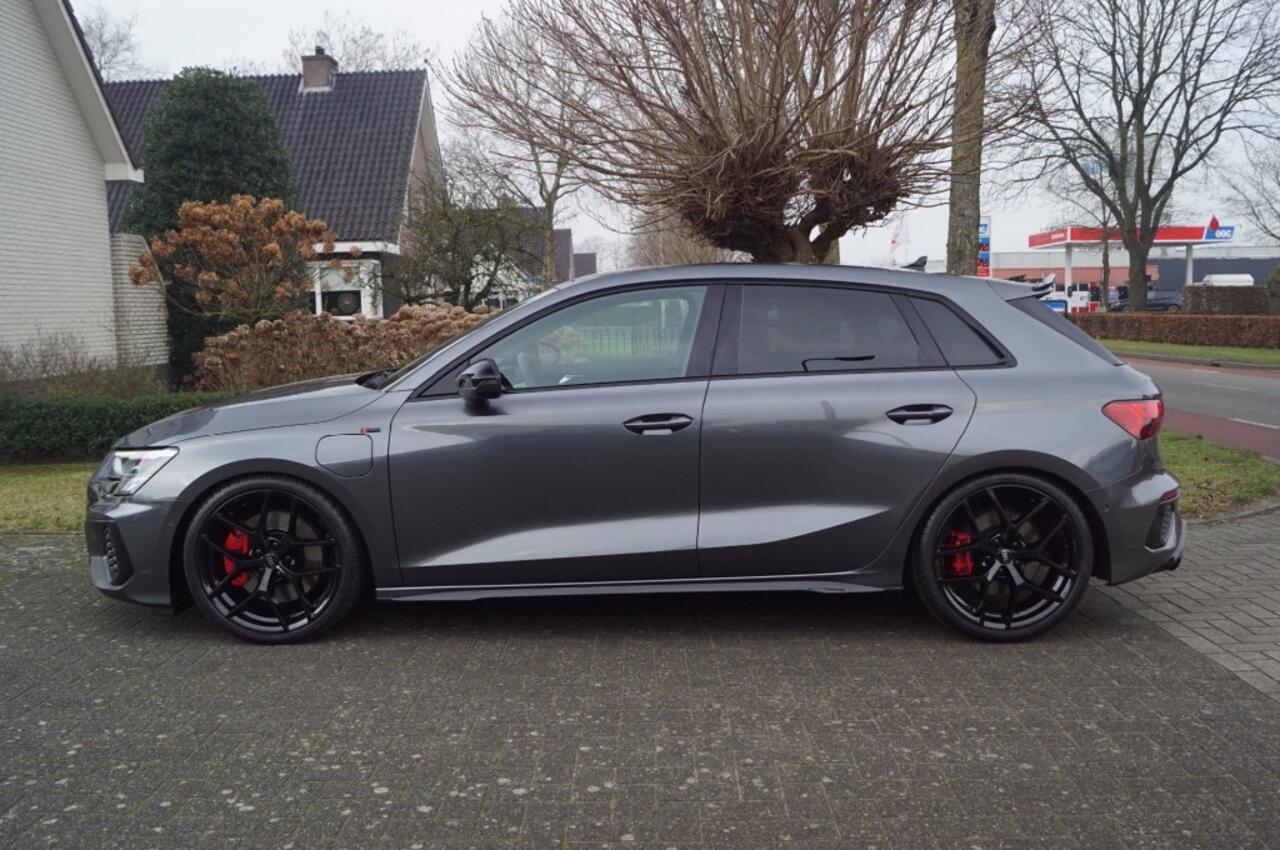 Audi A3 Sportback 45 TFSI e (245pk) S-line LED/RS Stoelen Leer/19 inch/S3 look