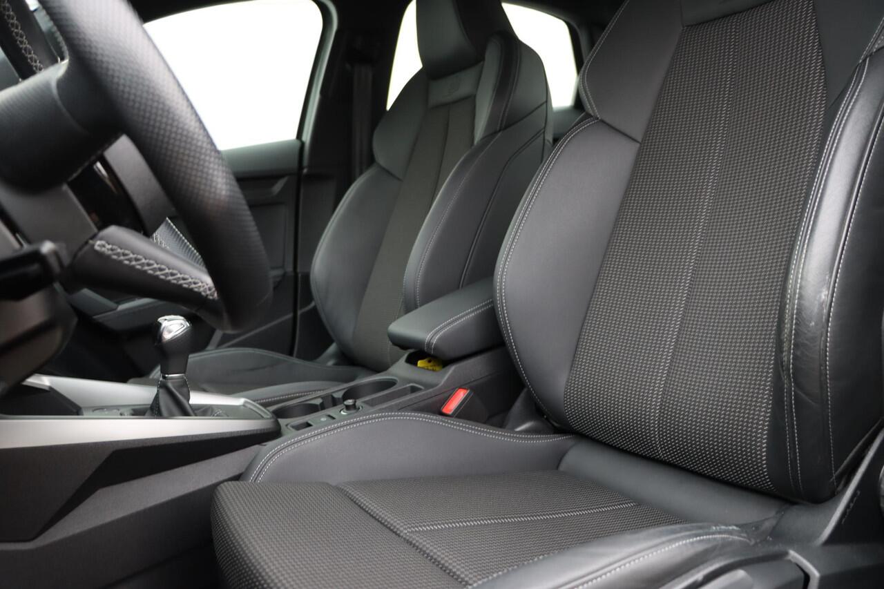 Audi A3 Limousine 35 TFSI S Edition 150pk Carplay | Camera | Parkassist | ACC