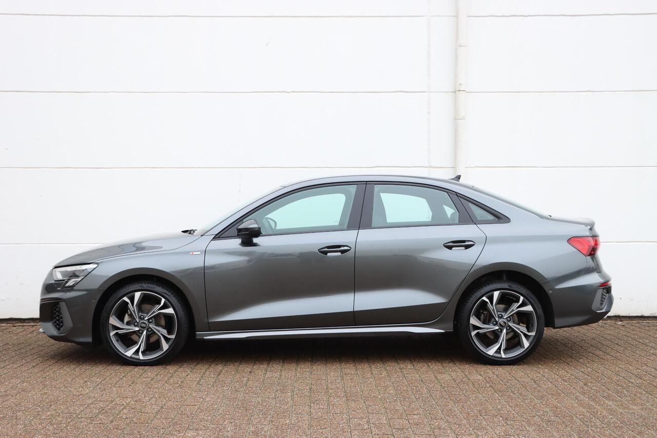 Audi A3 Limousine 35 TFSI S Edition 150pk Carplay | Camera | Parkassist | ACC