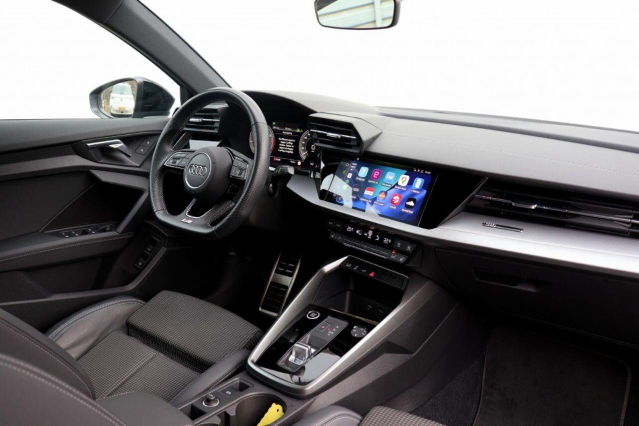 Audi A3 Sportback 45 TFSIe S-Line - 245 pk **Head up / Camera / Trekhaak