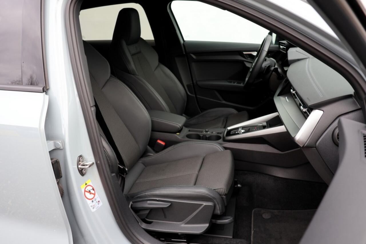 Audi A3 Sportback 45 TFSIe S-Line - 245 pk **Head up / Camera / Trekhaak