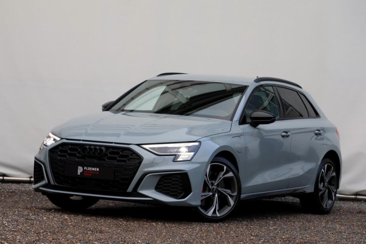 Audi A3 Sportback 45 TFSIe S-Line - 245 pk **Head up / Camera / Trekhaak