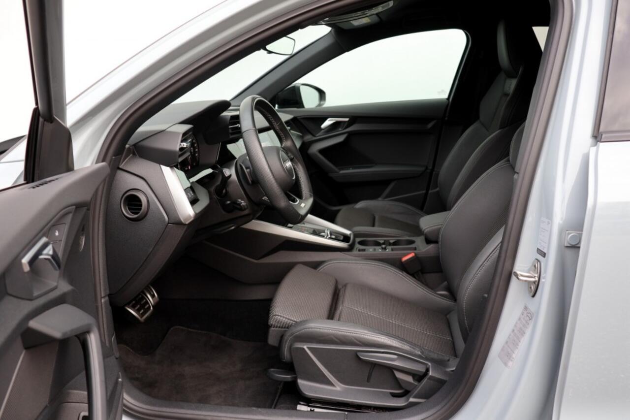 Audi A3 Sportback 45 TFSIe S-Line - 245 pk **Head up / Camera / Trekhaak