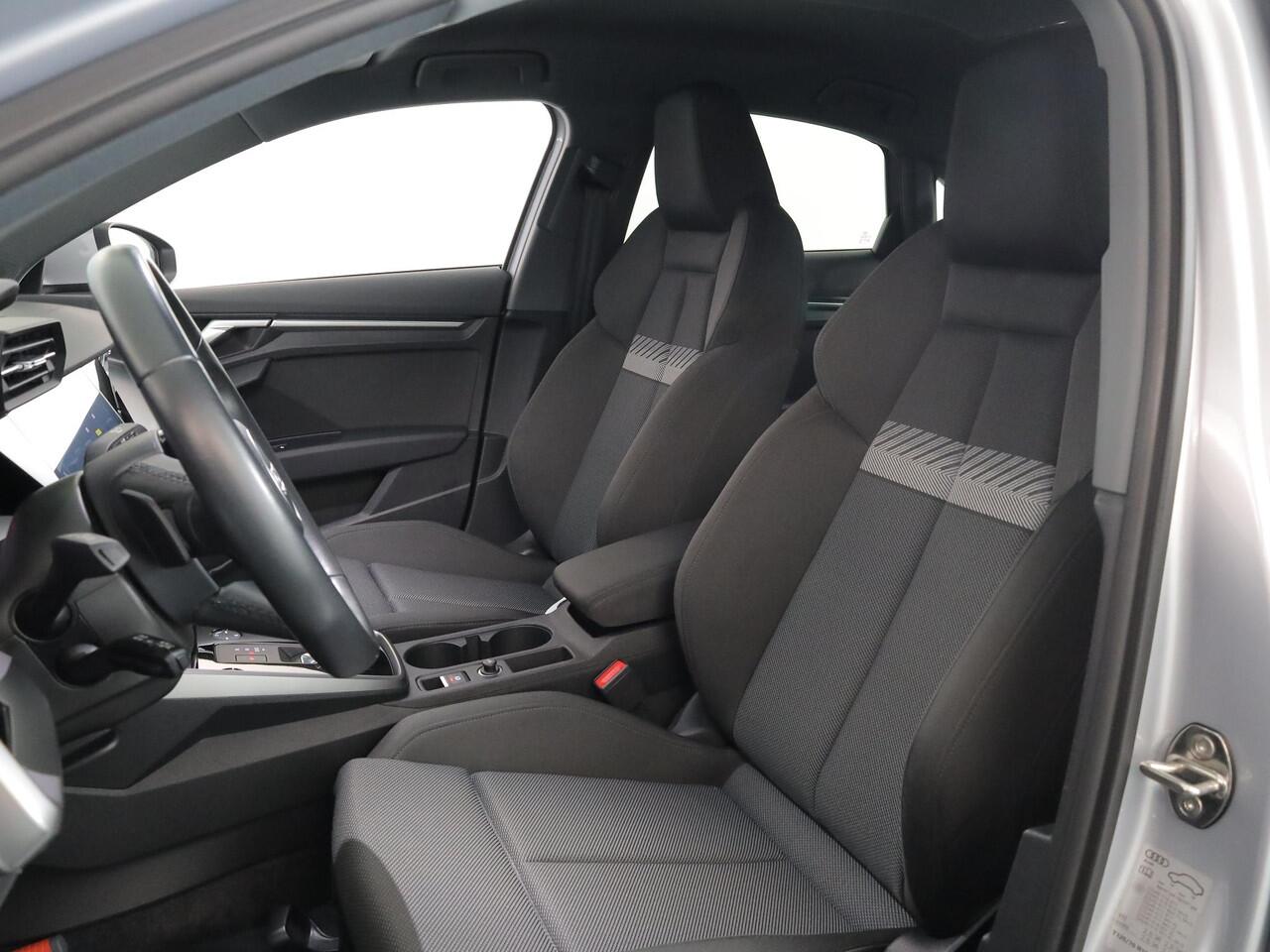 Audi A3 Limousine 30 TFSI Advanced edition 110 pk S-tronic | Navigatie | Parkeersensoren (Park assist) | Apple Carplay/Android Auto | Stoelverwarming |