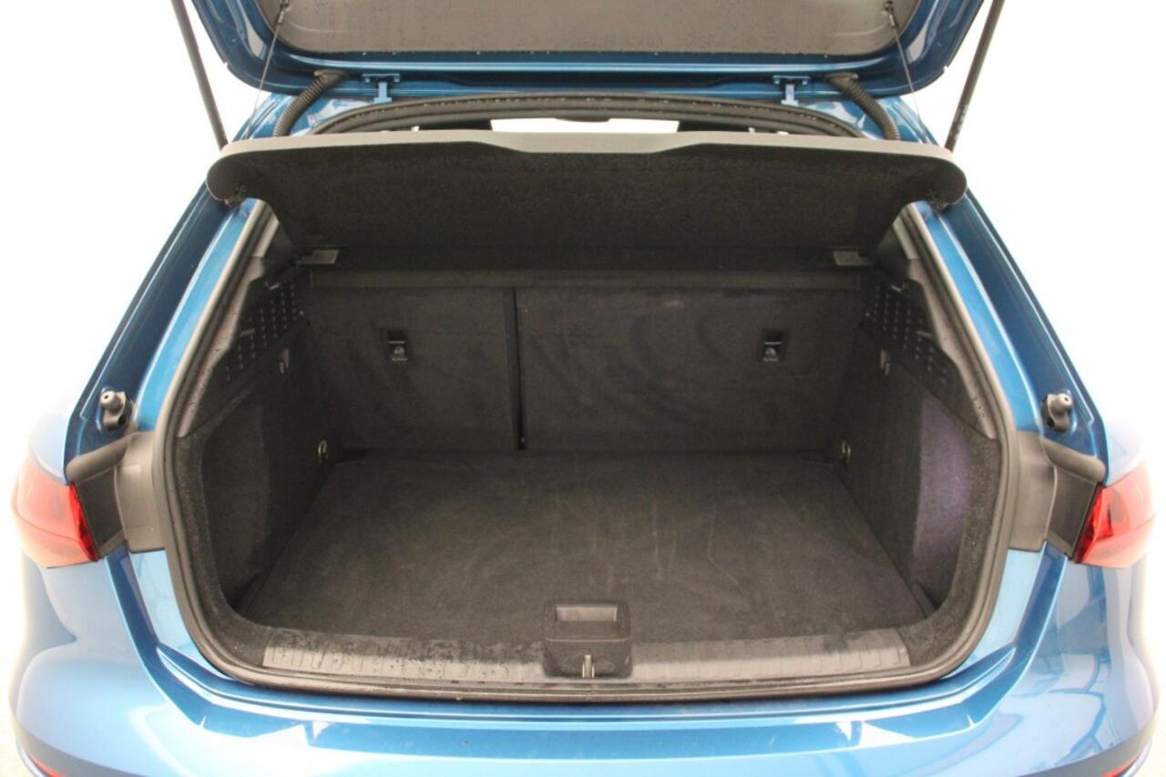 Audi A3 Sportback 30 TFSI Advanced edition Automaat - Carplay, Digitaal Cockpit, Cruise, Camera,