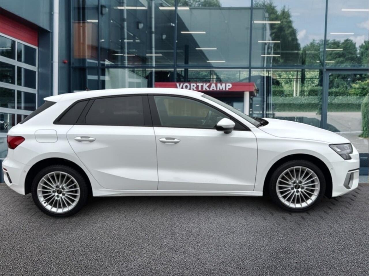 Audi A3 40 TFSIe ADVANCED PDC/ACC/STOELVERW/NAVI